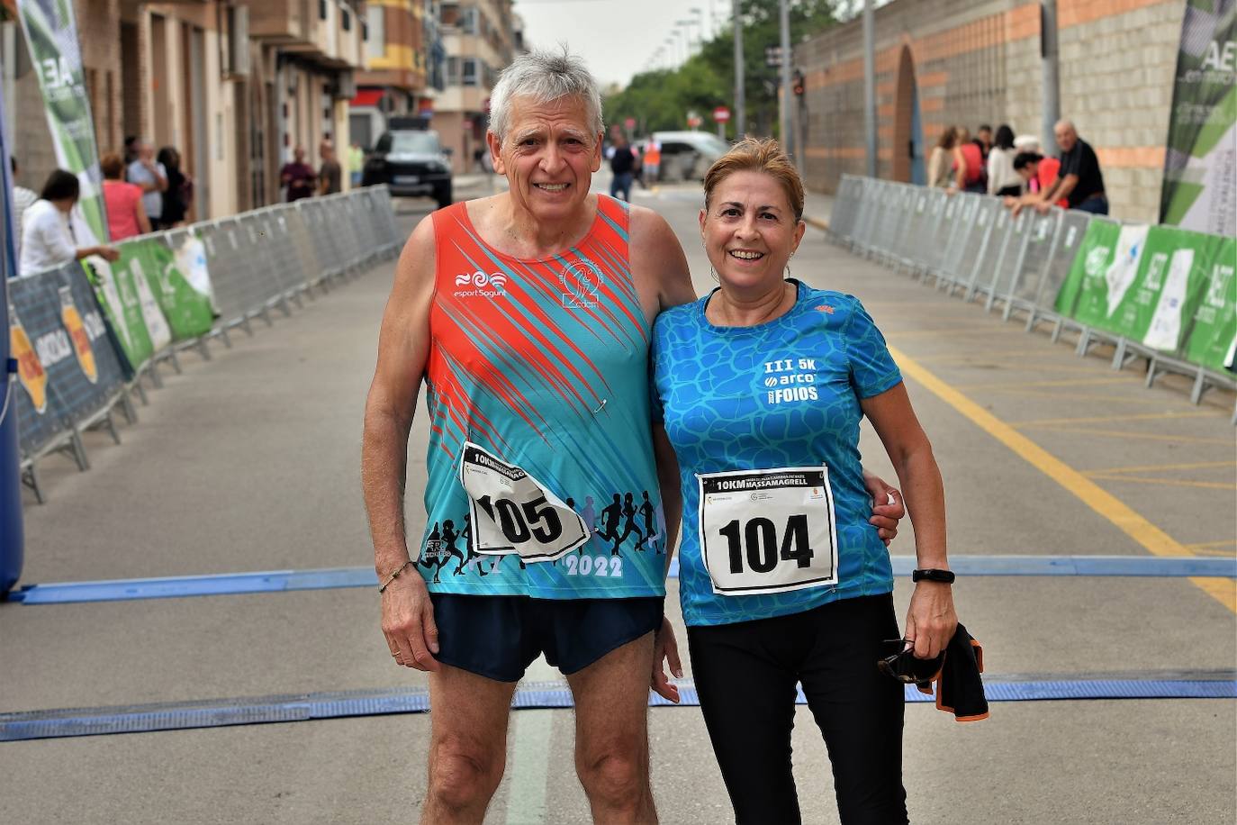 Los corredores en la 10K de Massamagrell.