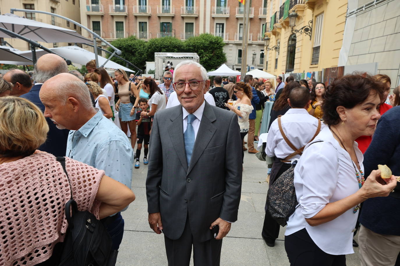 Los invitados pertenecen a diferentes ámbitos de la sociedad valenciana. 