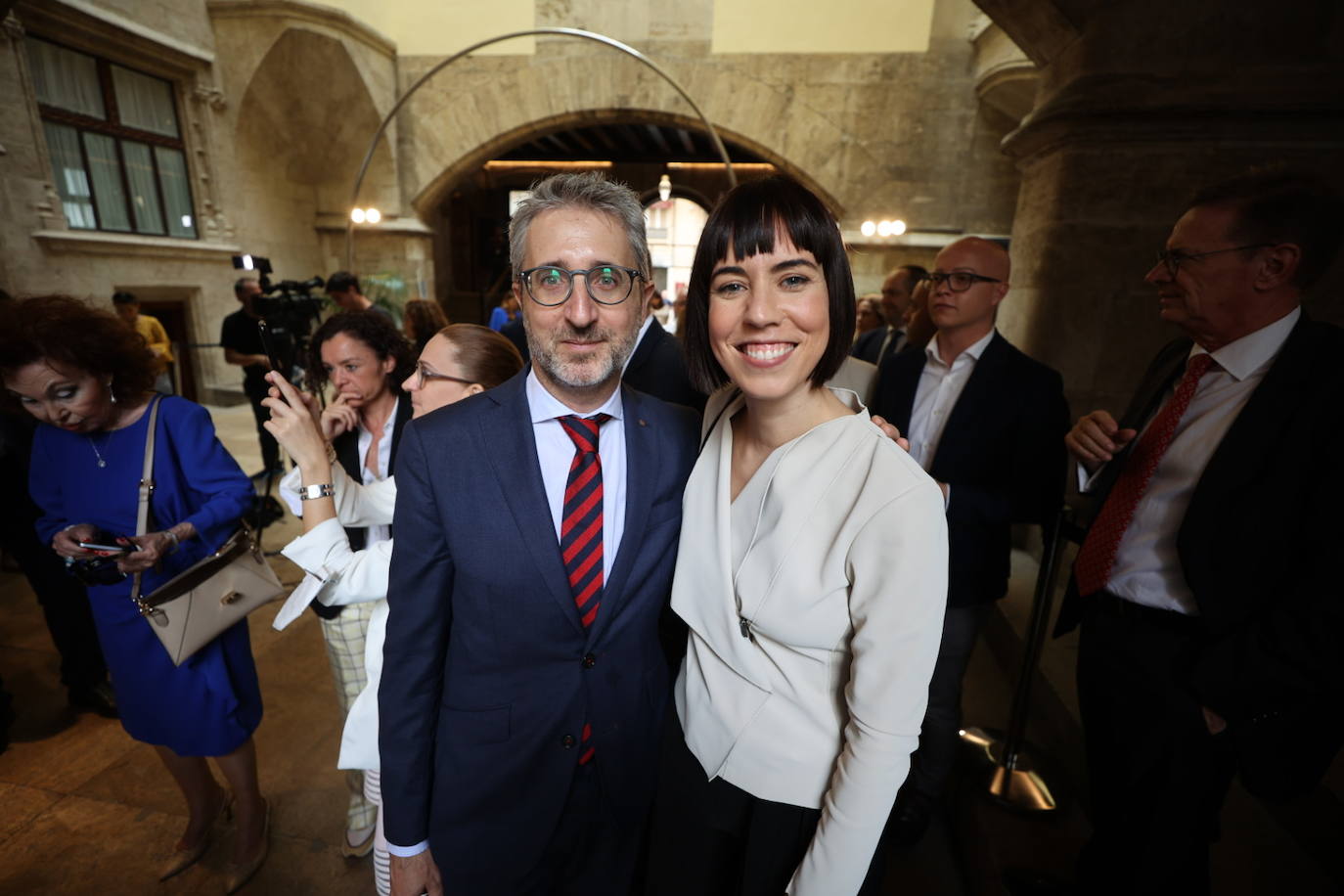 Los invitados pertenecen a diferentes ámbitos de la sociedad valenciana. 