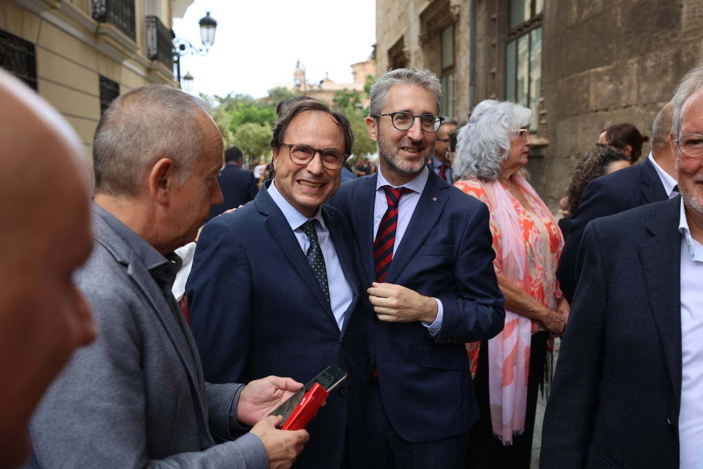 Los invitados pertenecen a diferentes ámbitos de la sociedad valenciana. 