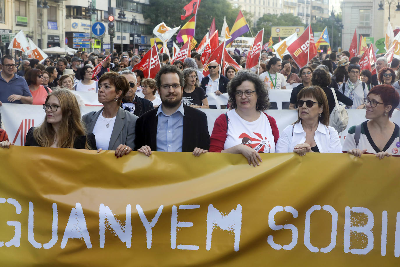 Fotos: Manifestaciones en Valencia por el 9 d&#039;Octubre 2022