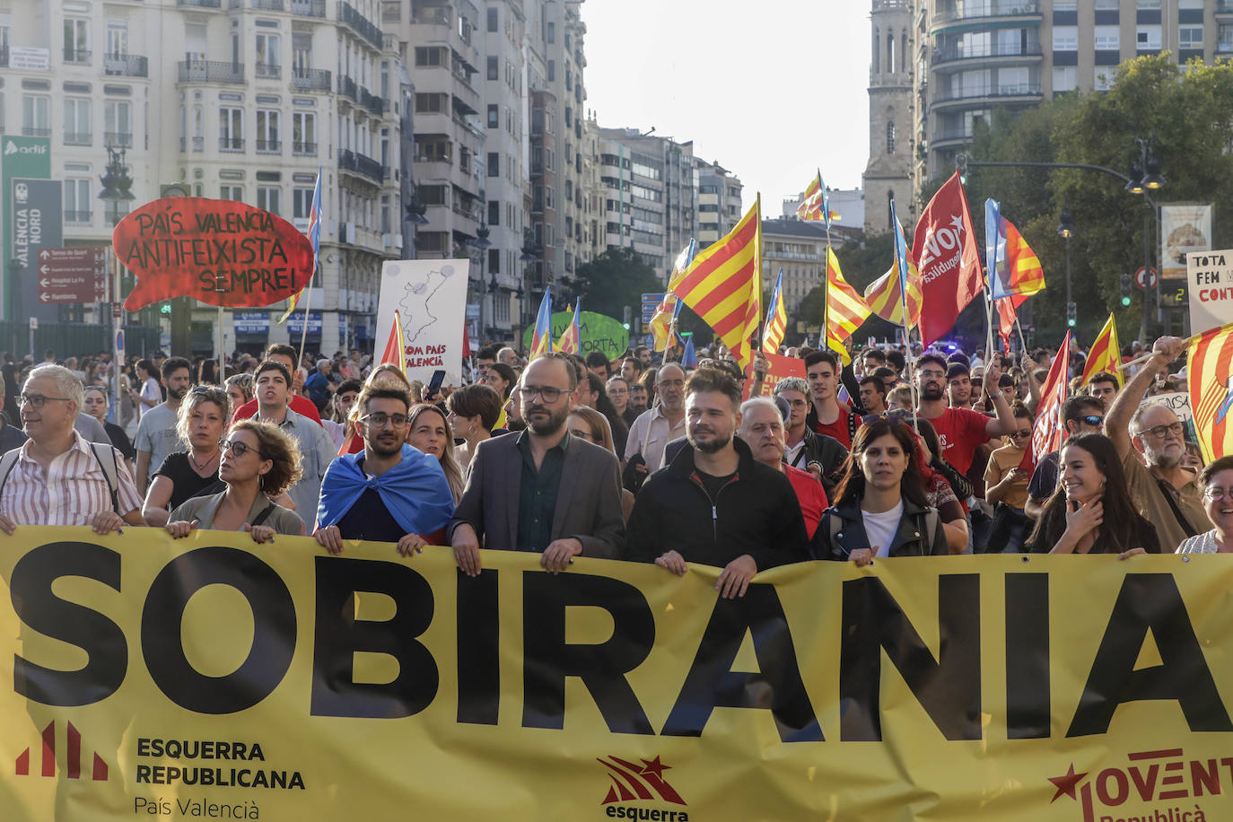 Fotos: Manifestaciones en Valencia por el 9 d&#039;Octubre 2022