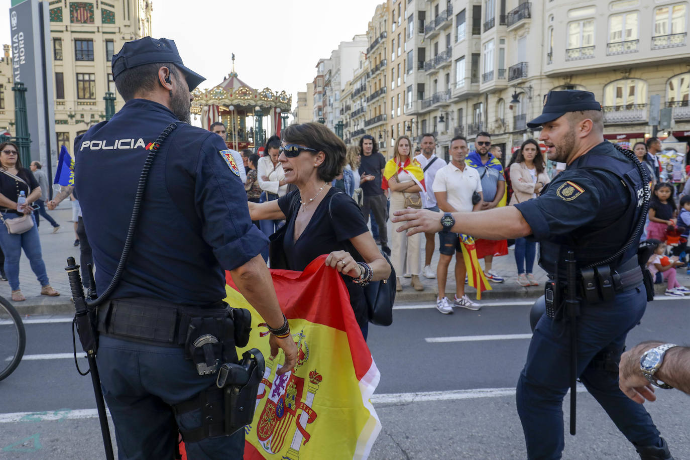 Fotos: Manifestaciones en Valencia por el 9 d&#039;Octubre 2022