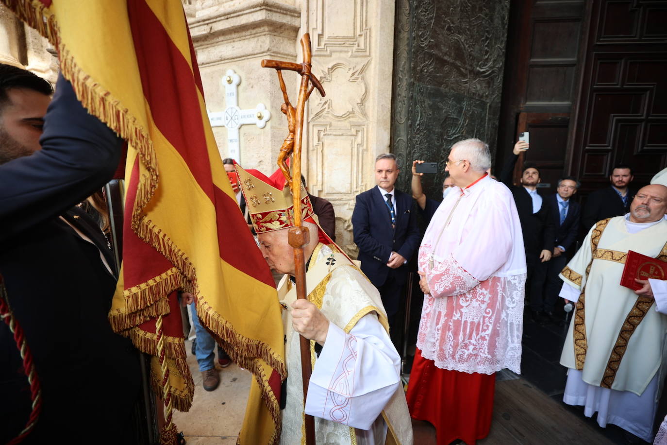 El cardenal Antonio Cañizares preside el acto en la Catedral de Valencia.