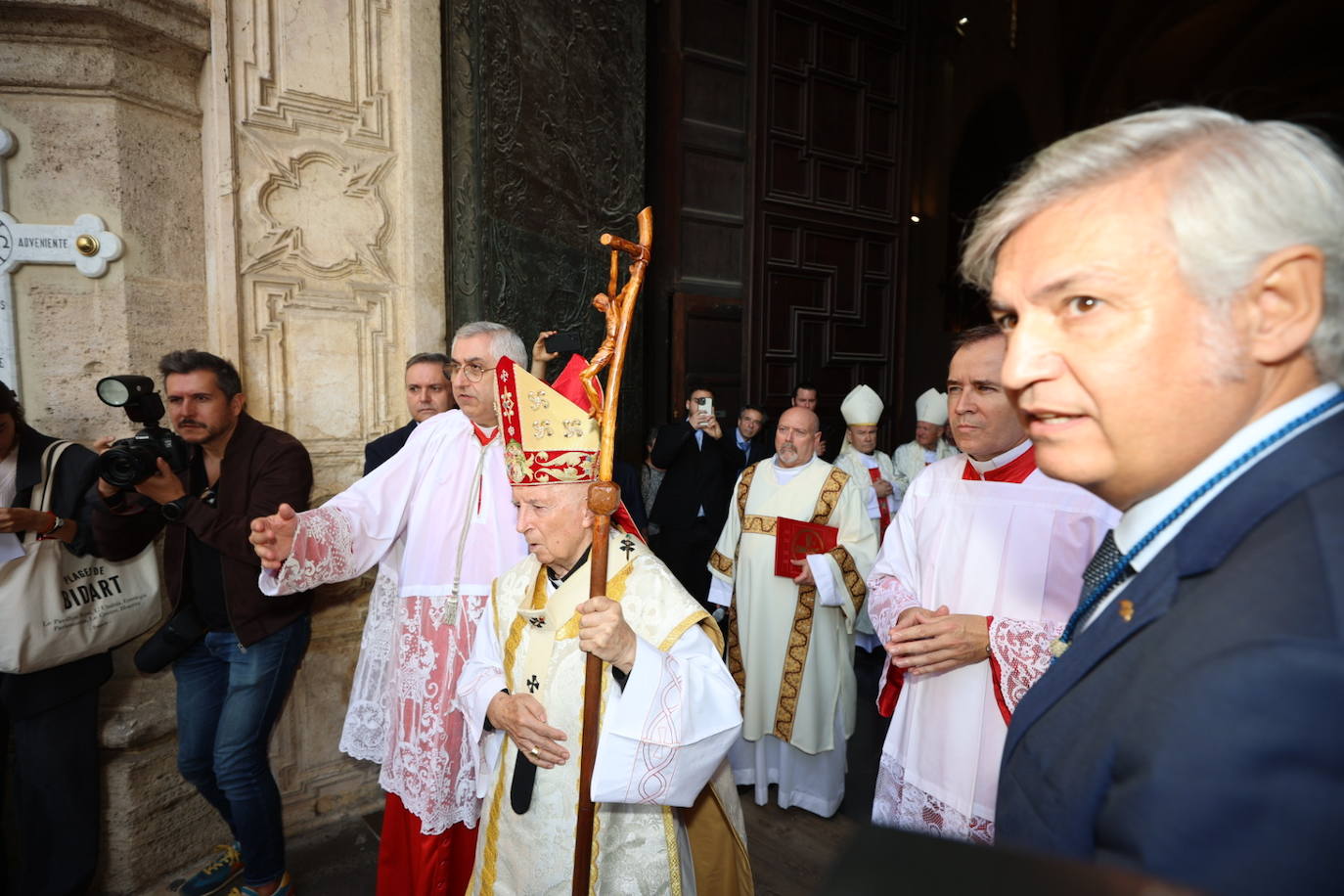 El cardenal Antonio Cañizares preside el acto en la Catedral de Valencia.