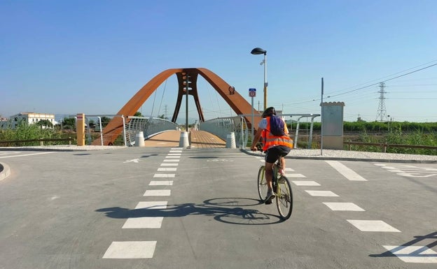 Una pasarela peatonal y ciclista sobre la Pista de Silla y la línea del AVE unirá Picassent, Alcàsser y Silla