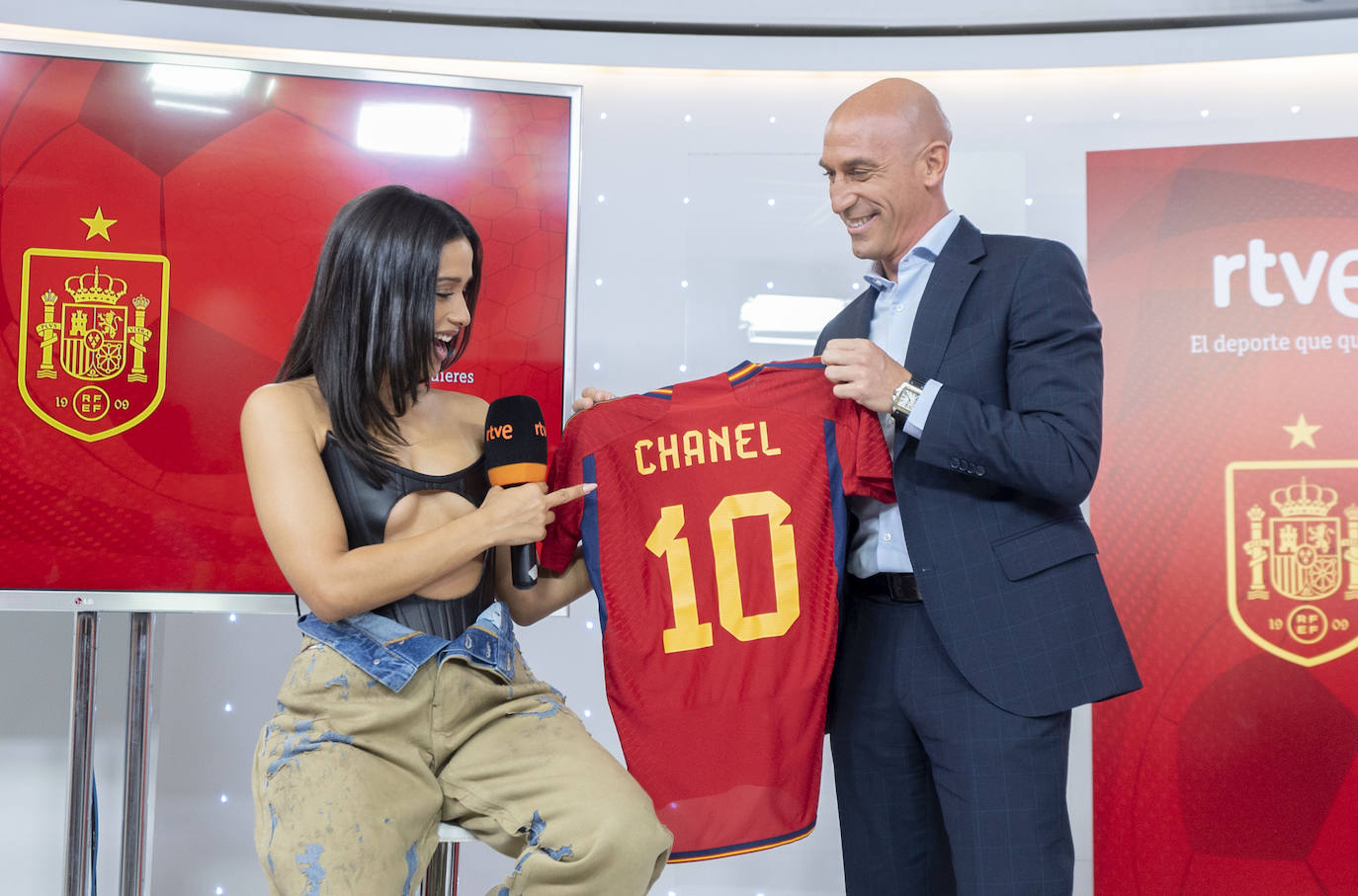 Fotos: Chanel cantará la canción oficial para acompañar a España en el Mundial de Qatar