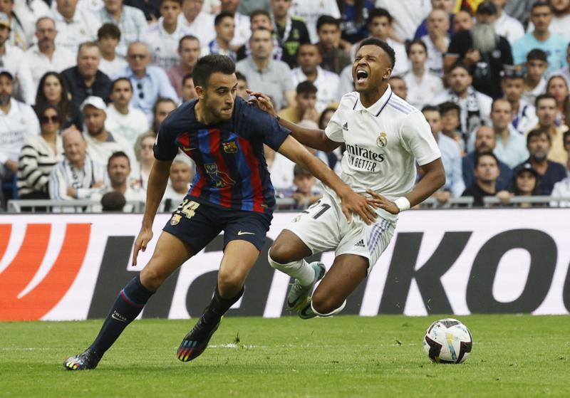 Rodrygo se duele tras el pisotón de Eric García.