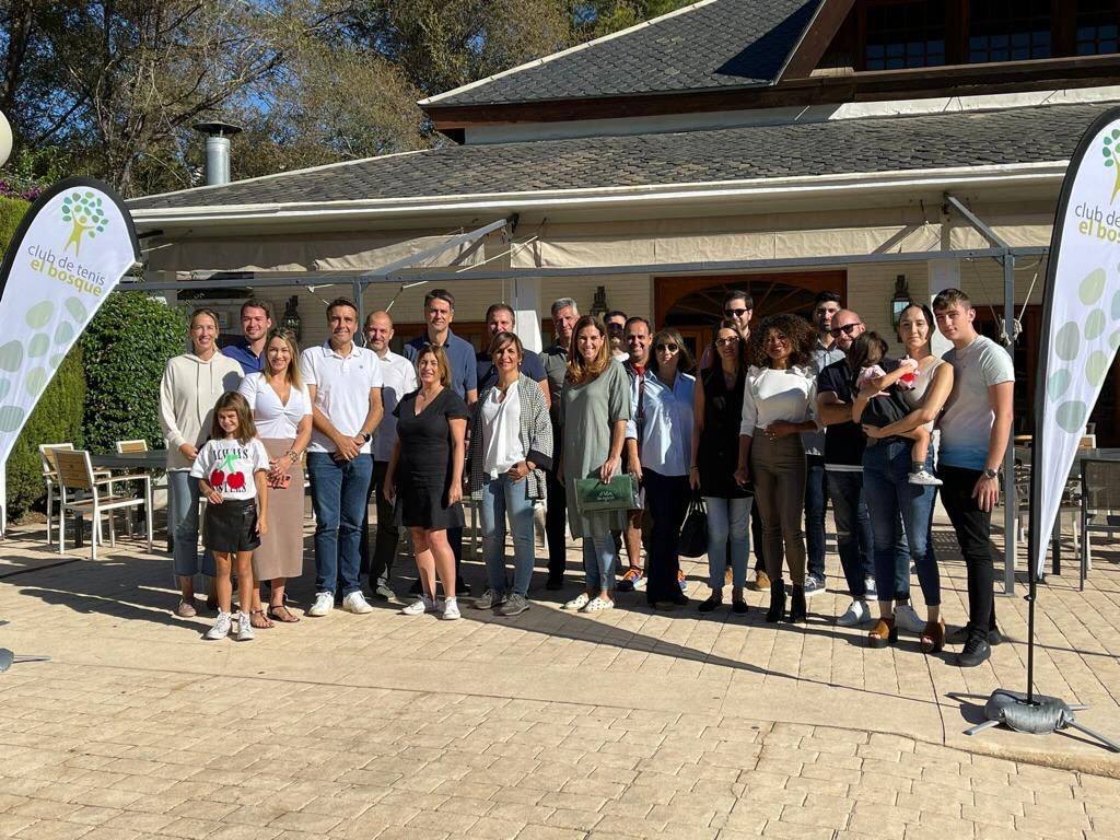 Comida de patrocinadores en el Club de Tenis el Bosque.