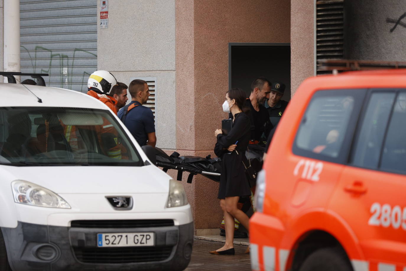 Fotos: Incendio en un garaje en Alboraya (16/10/2022)