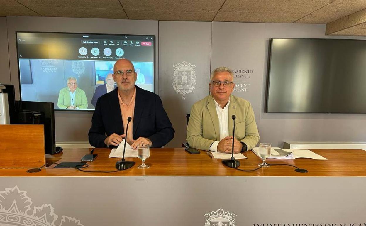 Los portavoces del equipo de gobierno Manuel Villar (PP) y Antonio Manresa (Cs). 