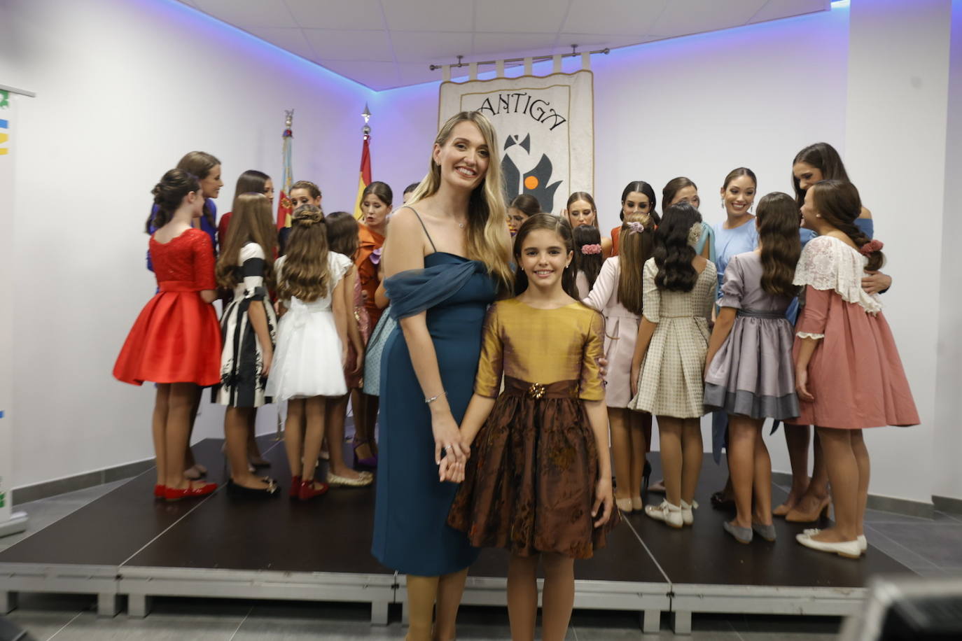 Fotos: Laura Mengó y Paula Nieto celebran su elección como falleras mayores de Valencia 2023