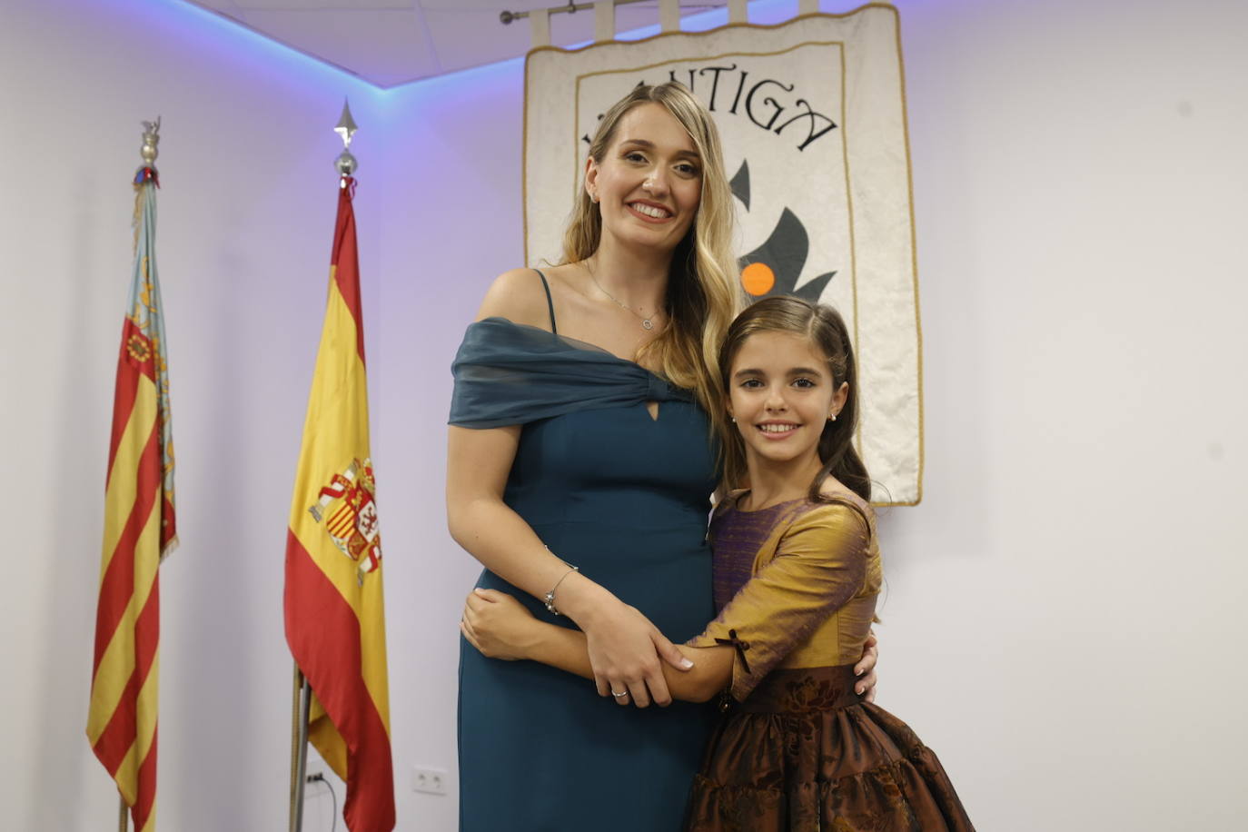 Fotos: Laura Mengó y Paula Nieto celebran su elección como falleras mayores de Valencia 2023