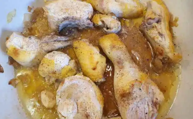 Imagen principal - Receta de pollo a la pepitoria | La receta del fin de semana: pollo en pepitoria