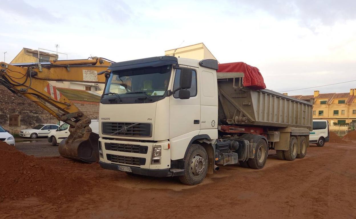 Uno de los camiones que trabajan en la zona. 