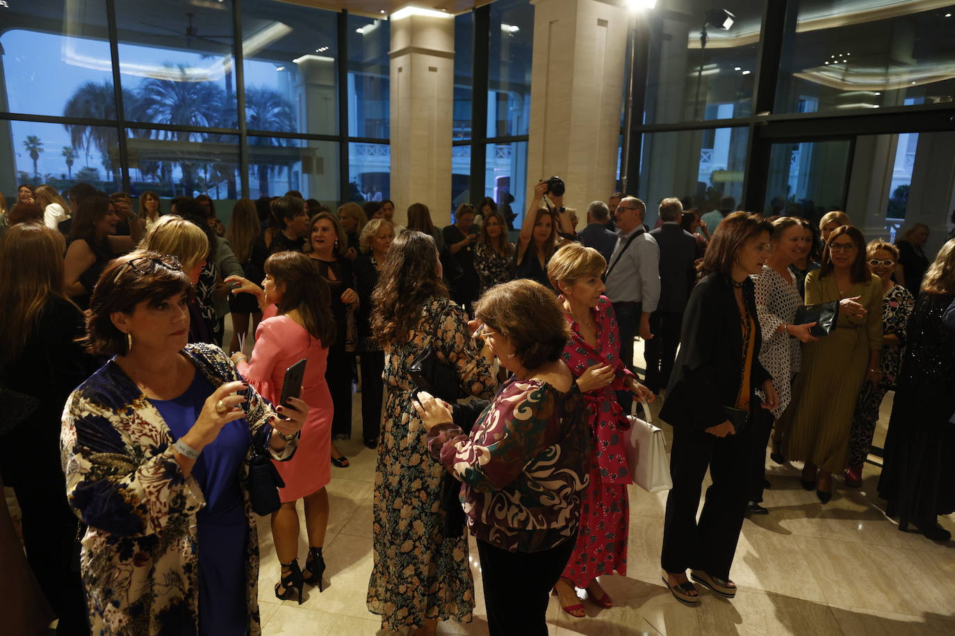 Fotos: La Asociación de Empresarias y Profesionales de Valencia (EVAP) celebra la XV edición de sus galardones