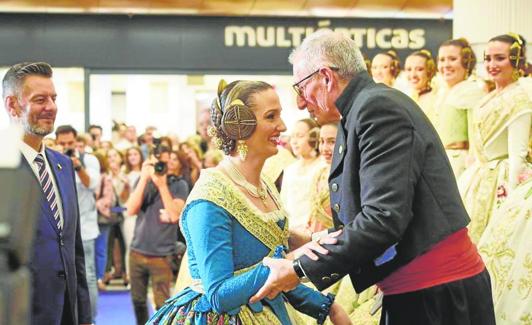 Recibimiento de Rafa Mengó, presidente de la Federación de Especial, a su hija Laura