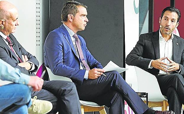 Sector privado. Representantes de Vithas 9 de Octubre, Grupo Ribera y hospital IMED en el encuentro.