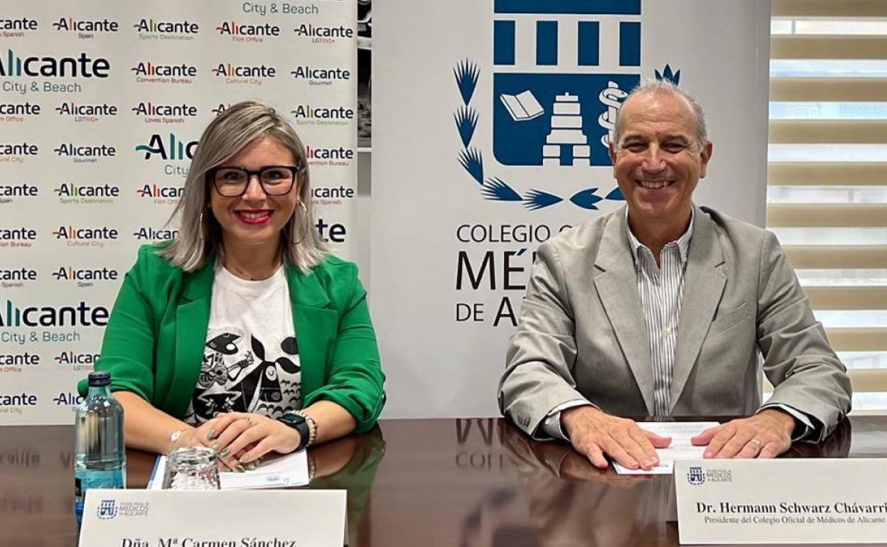 Mari Carmen Sánchez, vicealcaldesa de Alicante, y Hermann Scharz, presidente del COMA. 