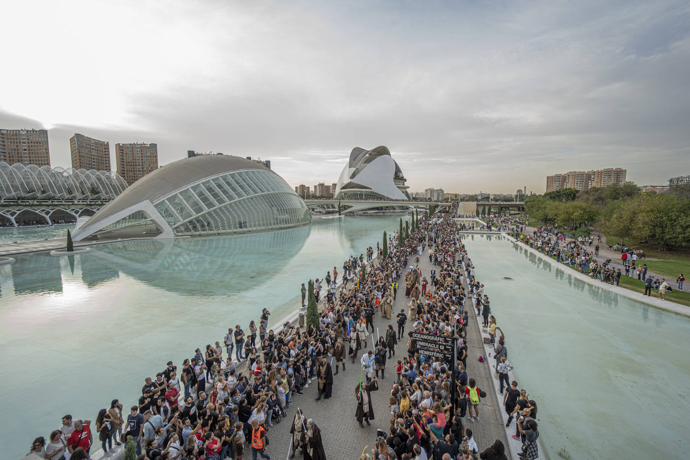 Fotos: Darth Vader llega a Valencia en el desfile de Star Wars