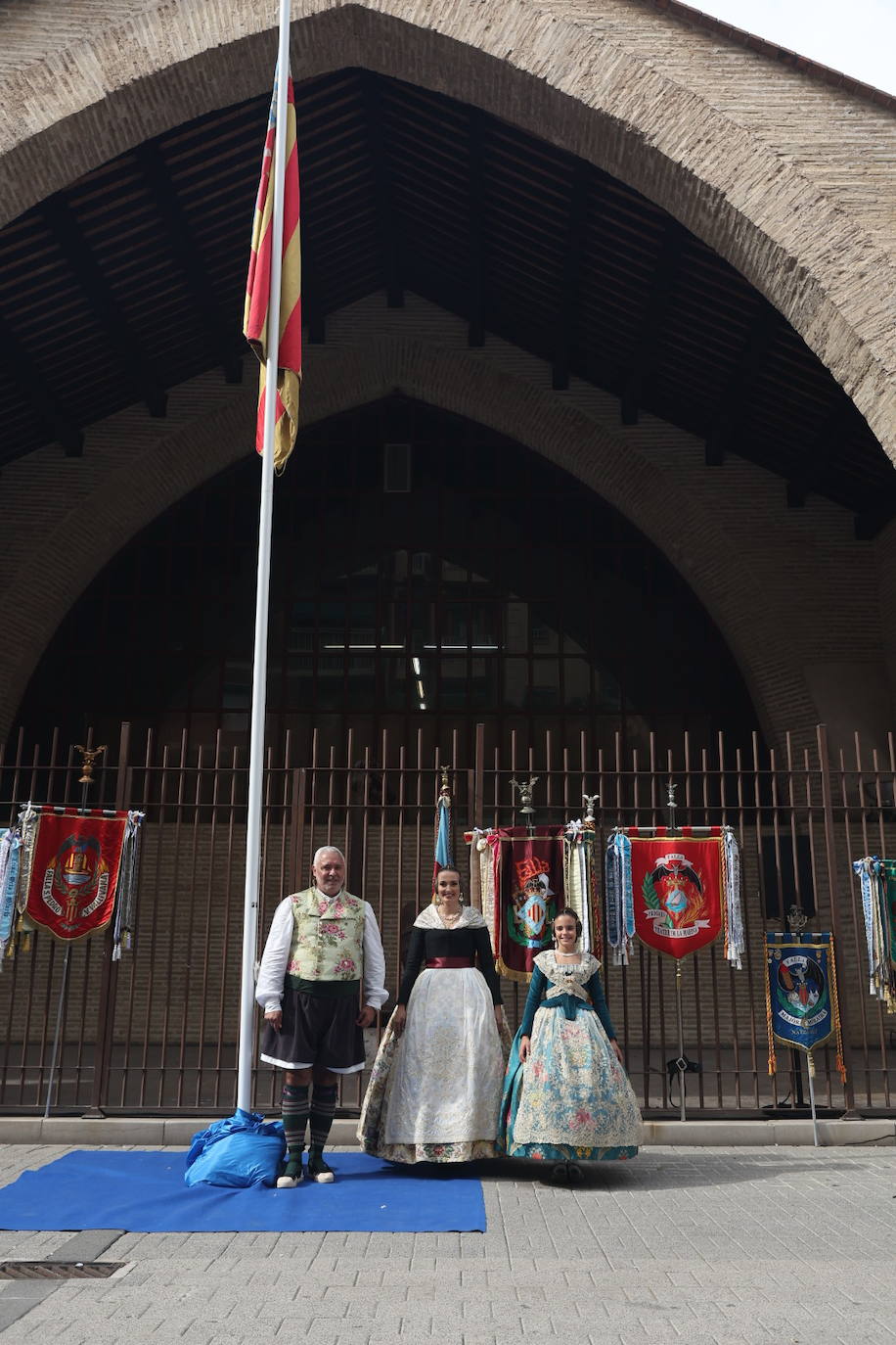 Fotos: El Marítimo homenajea a la Senyera