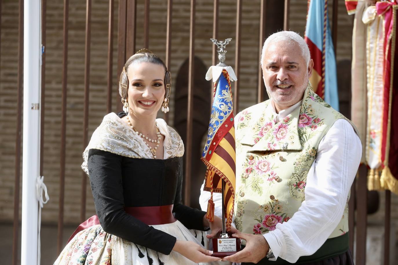 Fotos: El Marítimo homenajea a la Senyera