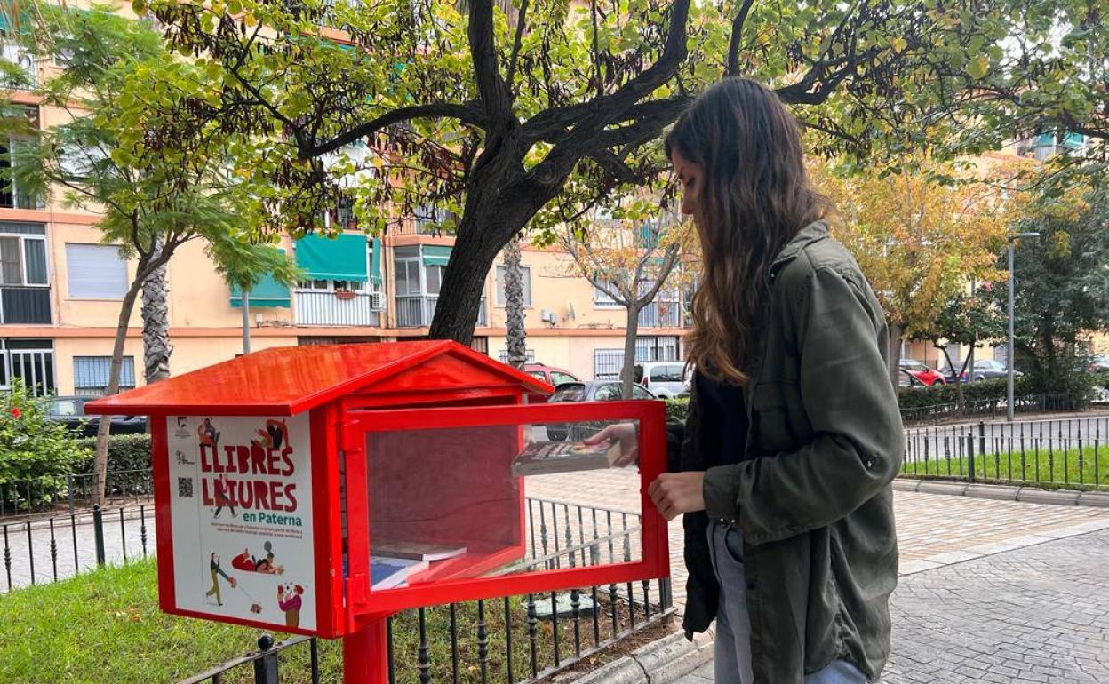 Uno de los puntos para dejar y coger libros. 