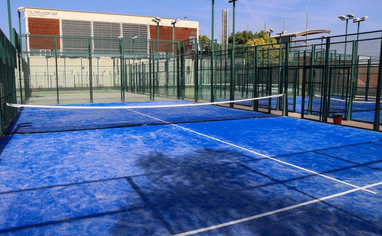 Una de las pistas de padel de Parc Central. 
