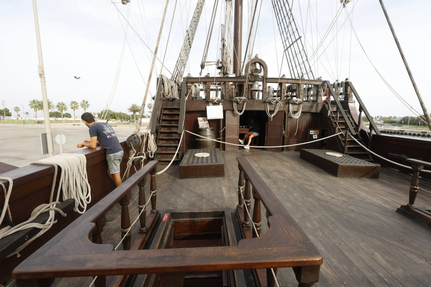 Fotos: La Nao Victoria, el Galeón Andalucía y el Pascual Flores atracan en Valencia