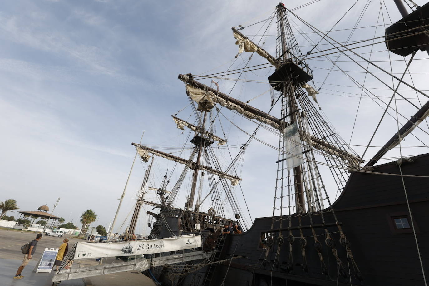 Fotos: La Nao Victoria, el Galeón Andalucía y el Pascual Flores atracan en Valencia