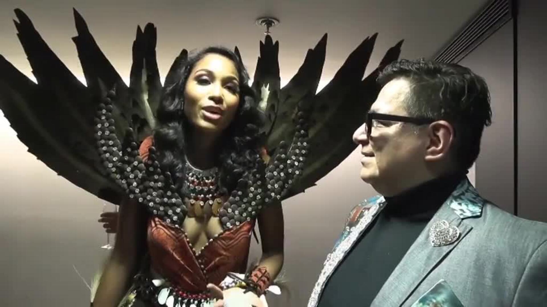 París celebra un desfile de moda con trajes hechos de chocolate
