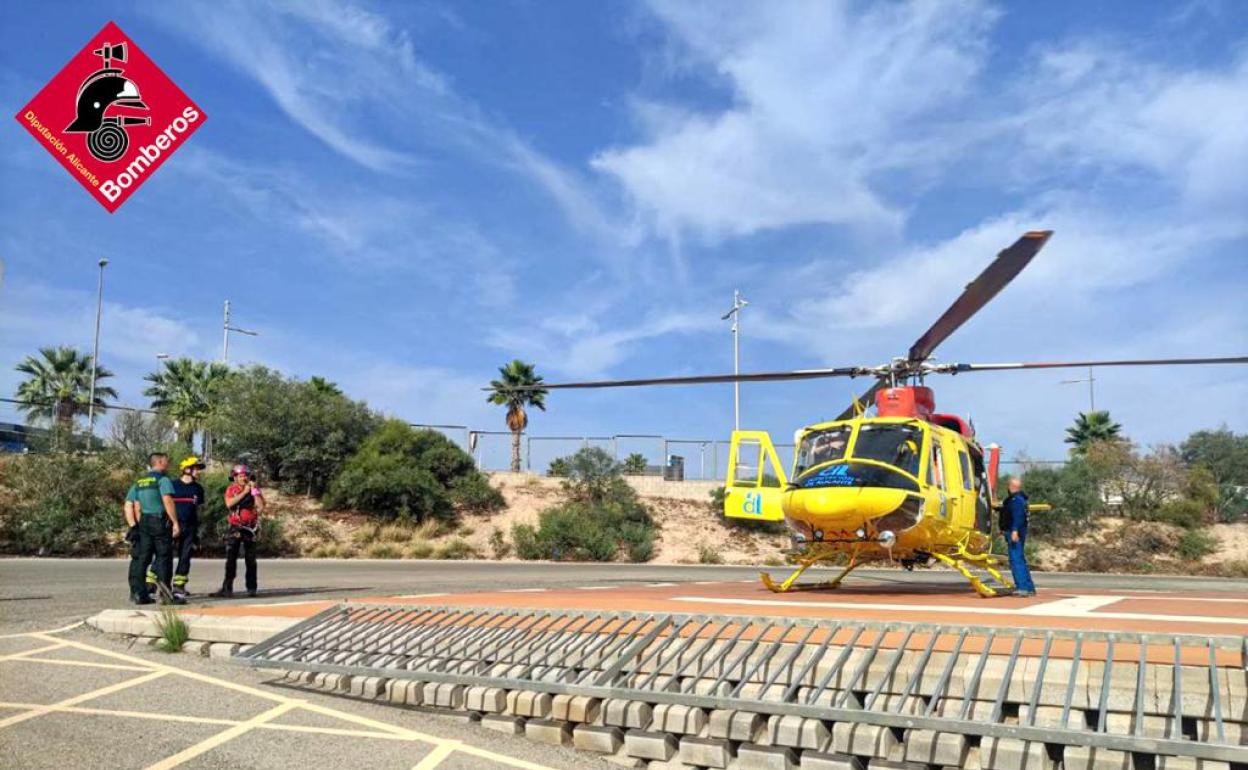 Imagen del helicóptero del servicio de emergencias. 