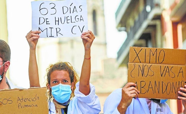 Los hospitales públicos valencianos no logran retener a uno de cada tres MIR pese a la falta de médicos