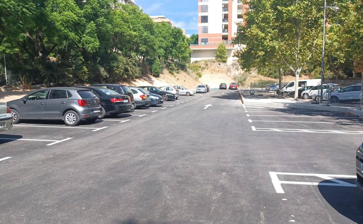 La nueva zona de estacionamiento en Lloma llarga. 