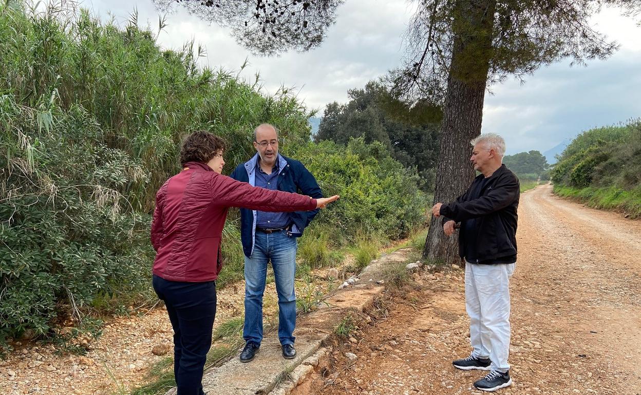 Visita al camino tras retirar el asfalto. 