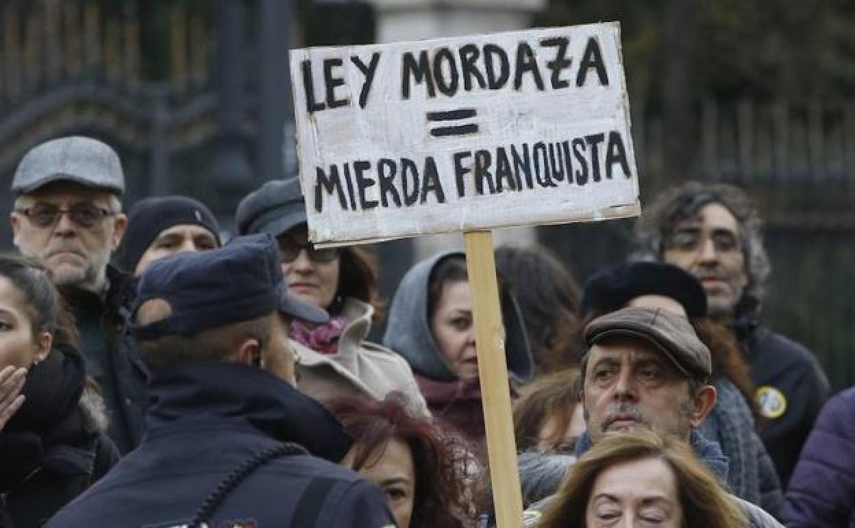 Imagen de una manifestación en 2017 en contra de la 'ley mordaza'. 