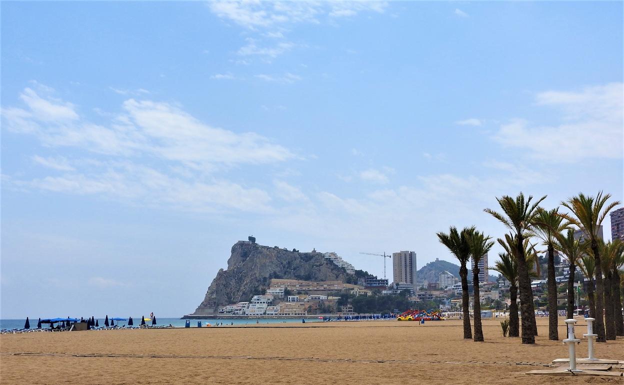 Benidorm: Hosbec sigue insistiendo en la imprevisibilidad del sector: «levantamos el periscopio y solo vemos niebla» | La montaña rusa turística continua y cierra octubre con máximos desde 2019