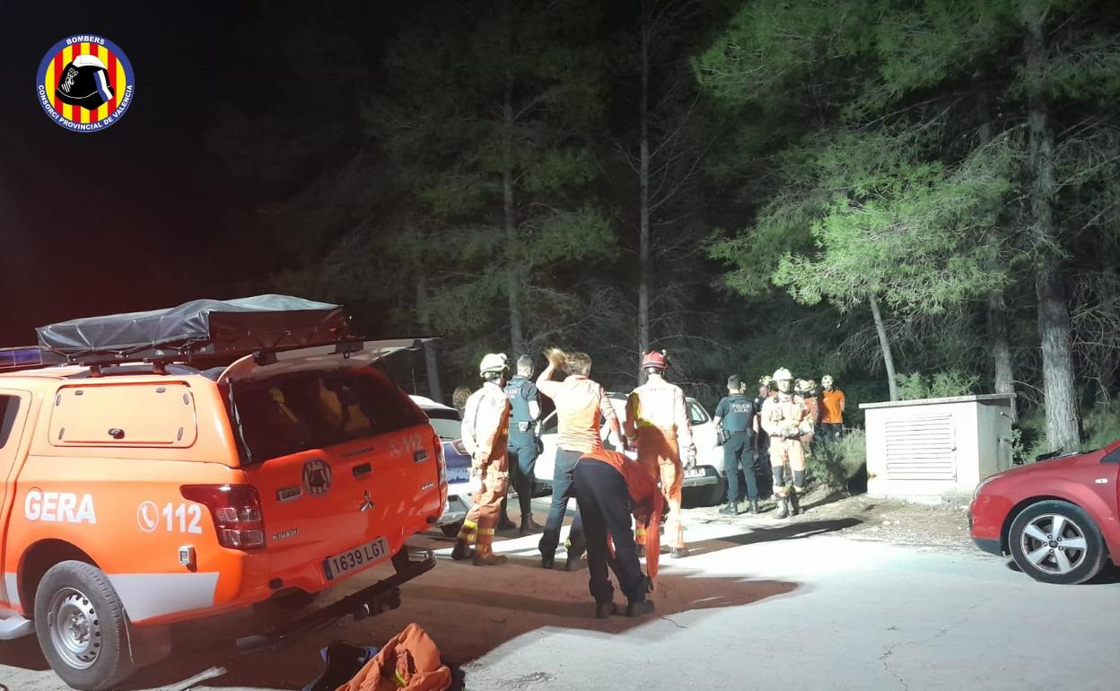 Equipos de bomberos y fuerzas y cuerpos de seguridad que se movilizó para rescatar al hombre. 