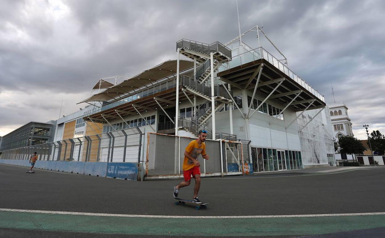 Base de la antigua Alighi cedida a Labora, dependiente de la Generalitat. 