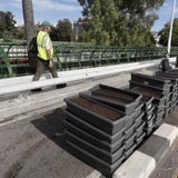 Primeros trabajos en el puente de las Flores. 