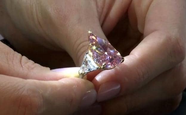 Diamante rosa: subastas | Un diamante con forma de pera, vendido en 4 minutos por 29 millones de euros