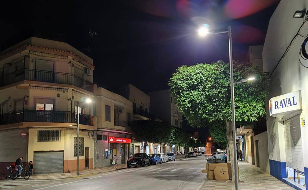 Una de las calles alumbradas por leds. 