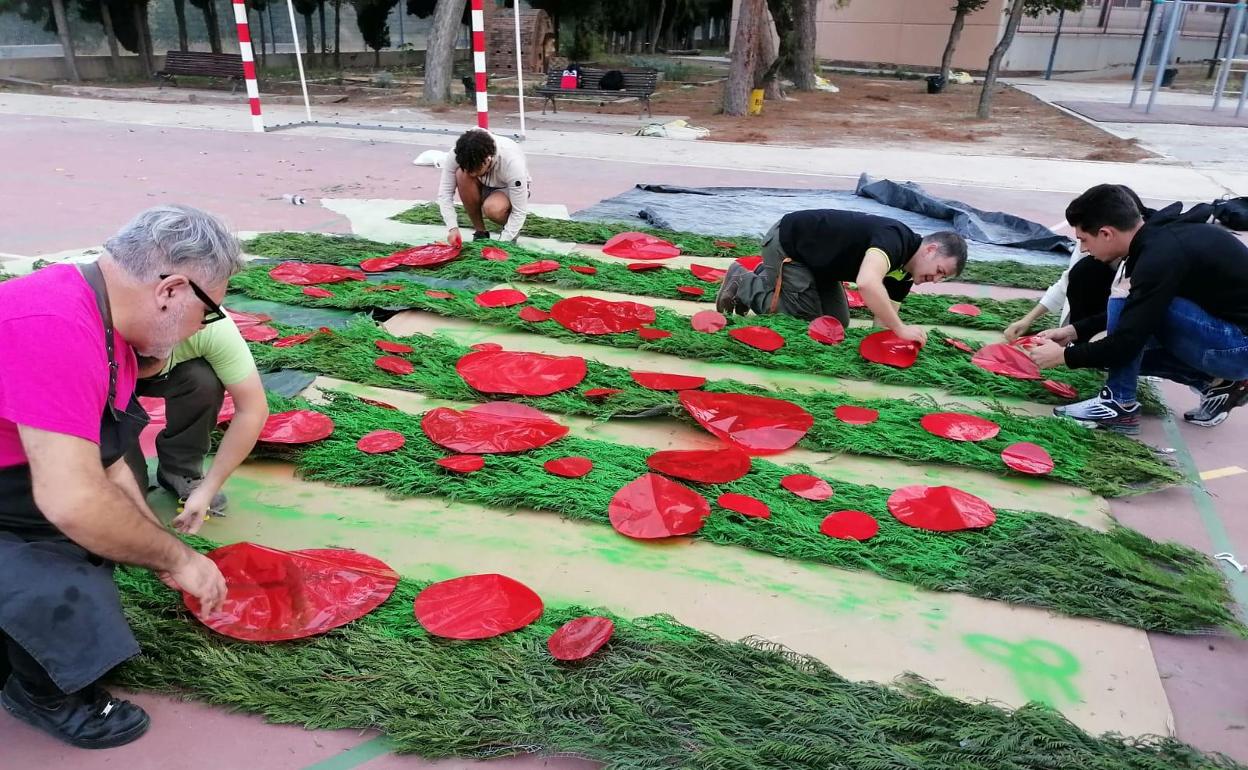 Los alumnos del IES Virgen del Remedio ultiman los detalles. 