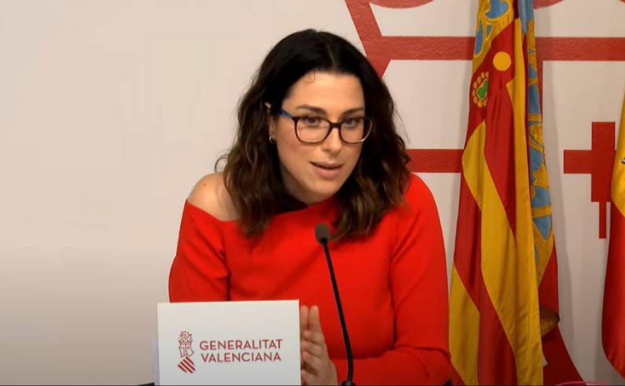 La portavoz del Consell, Aitana Mas, este viernes, durante la rueda de prensa posterior al pleno. 