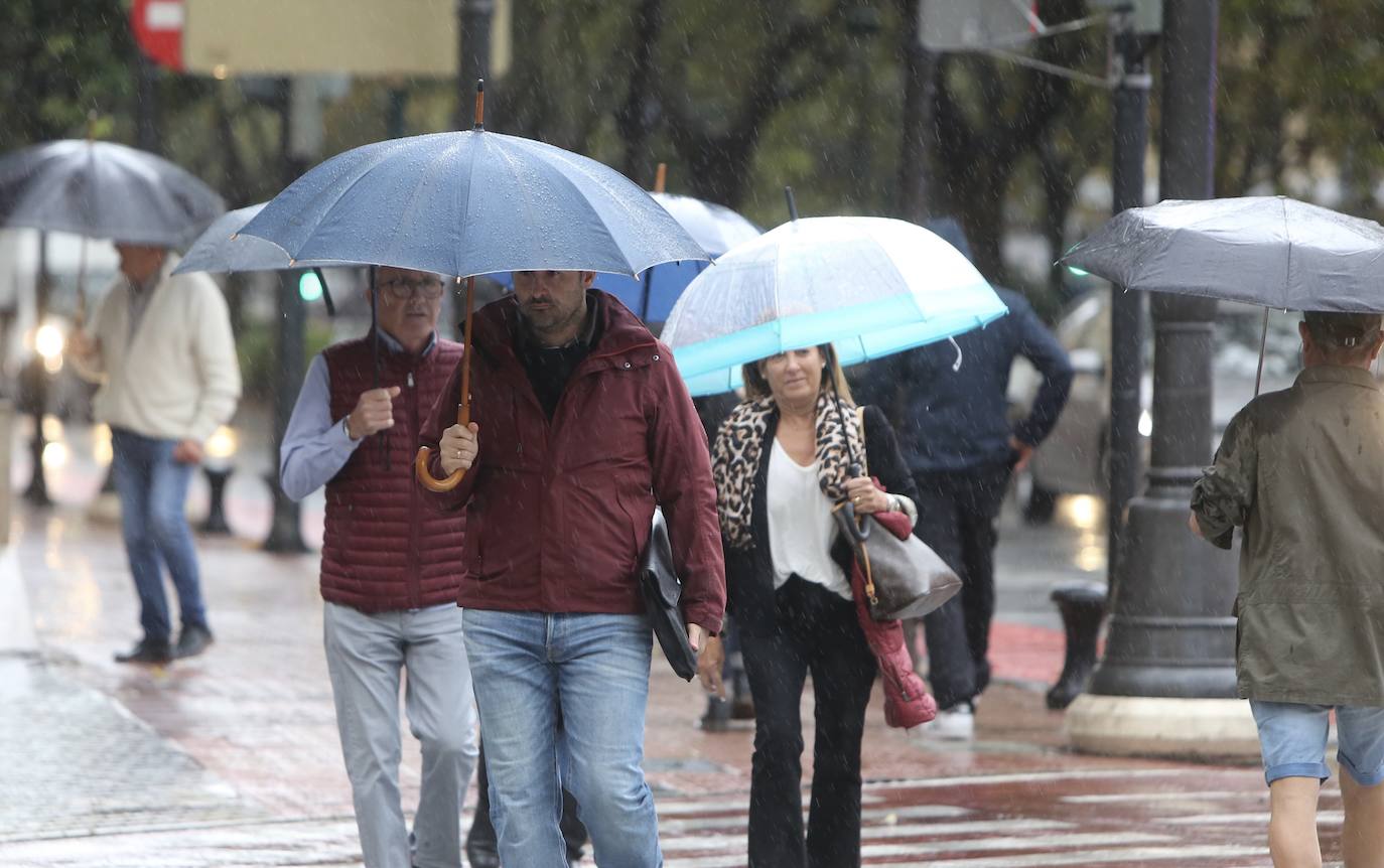 Fotos: Las tormentas torrenciales colapsan la Comunitat