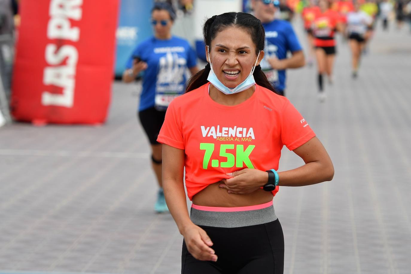 Fotos: Búscate en la llegada de la 15K y 7.5K Valencia Abierta al Mar 2022