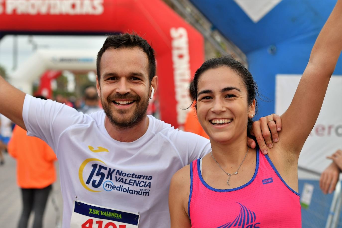 Fotos: Búscate en la llegada de la 15K y 7.5K Valencia Abierta al Mar 2022