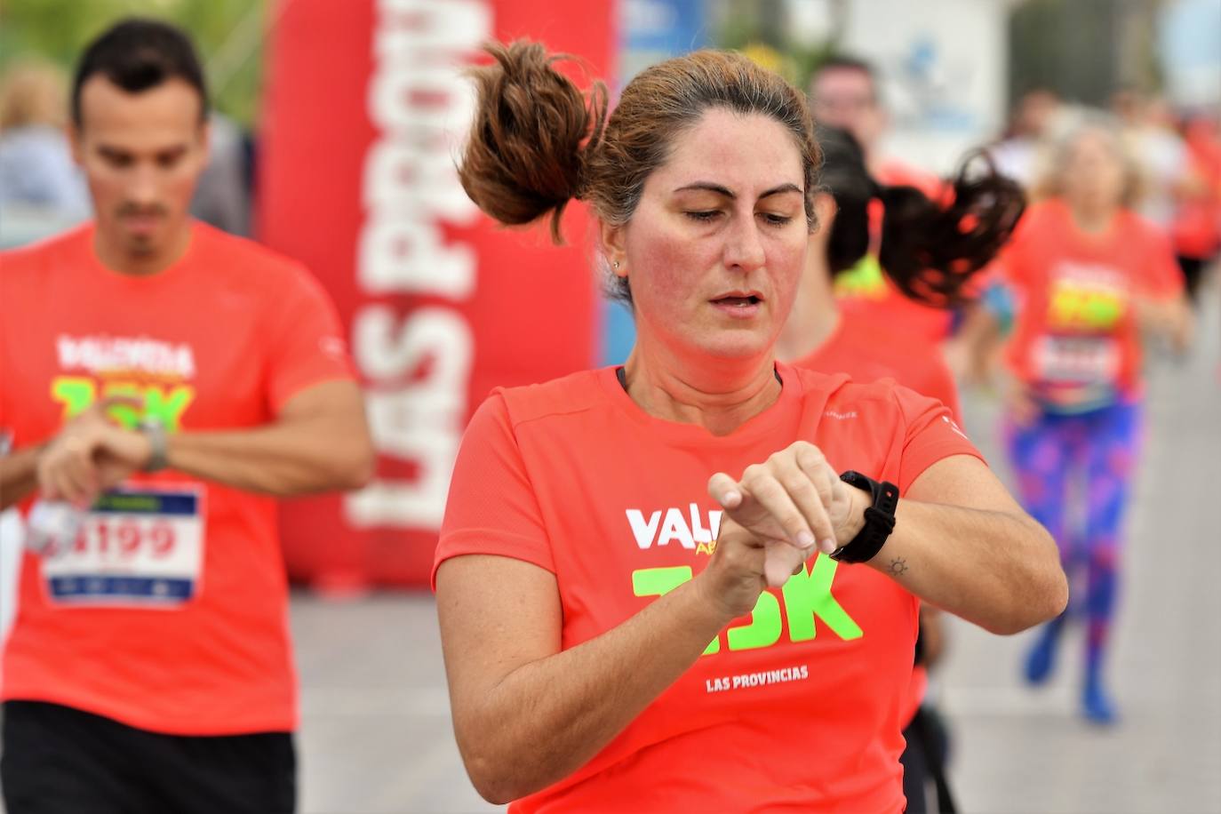 Fotos: Búscate en la llegada de la 15K y 7.5K Valencia Abierta al Mar 2022