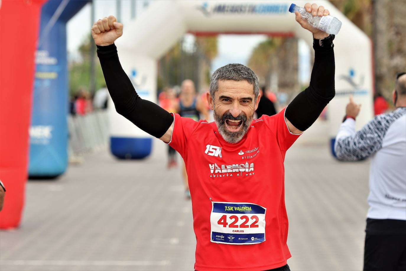 Fotos: Búscate en la llegada de la 15K y 7.5K Valencia Abierta al Mar 2022