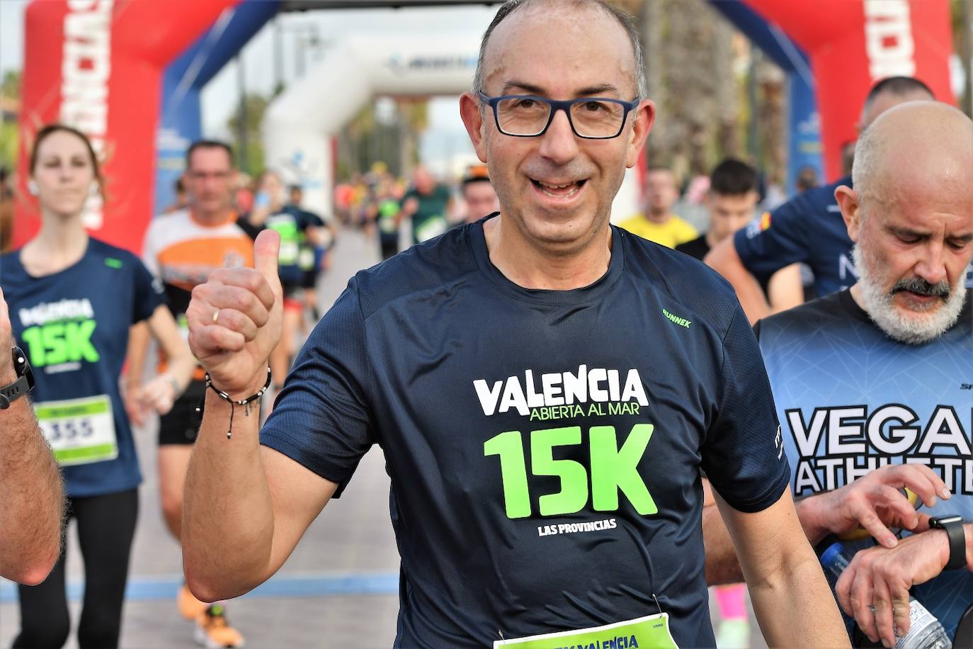 Fotos: Búscate en la llegada de la 15K y 7.5K Valencia Abierta al Mar 2022